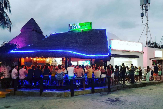 cancun nocturno7