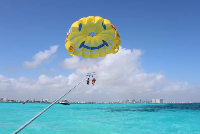 parasailing en cancun 1
