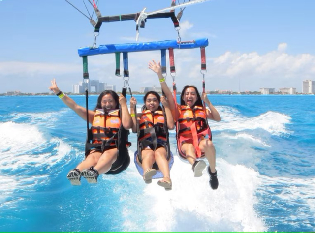 parasailing en cancun 2