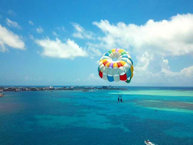 parasailing en cancun 6